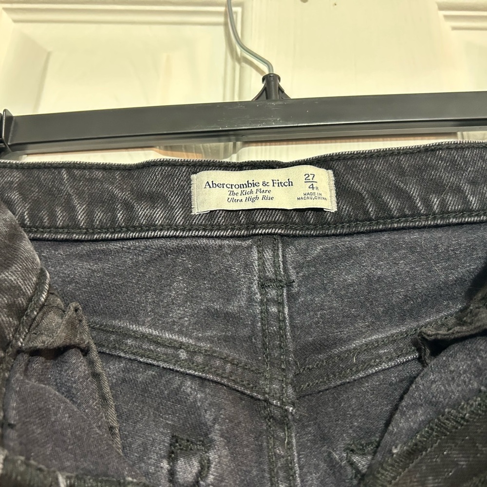 Abercrombie & Fitch Dark Kick Flare Jeans Size 27 - Picture 6 of 6